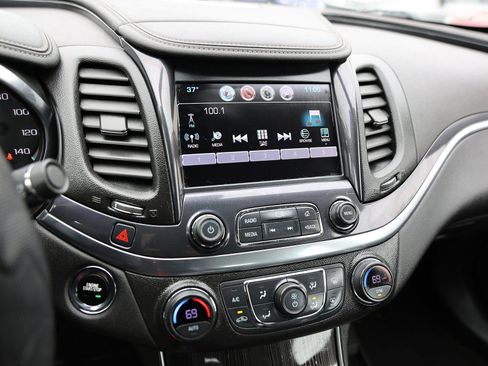 Used 2019 Chevrolet Impala LT image 23