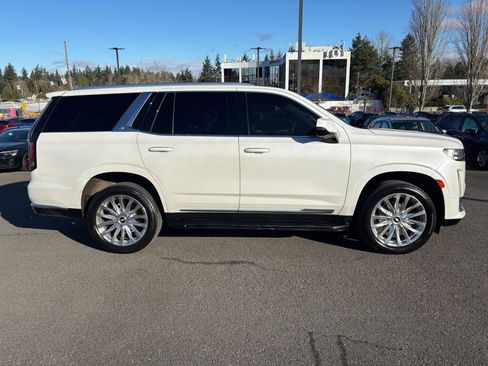 Used 2023 Cadillac Escalade Premium Luxury image 4