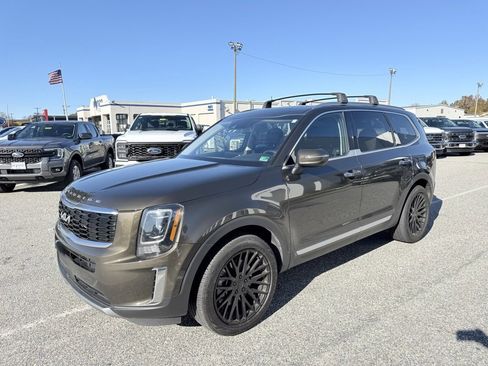 Used 2022 Kia Telluride S image 3