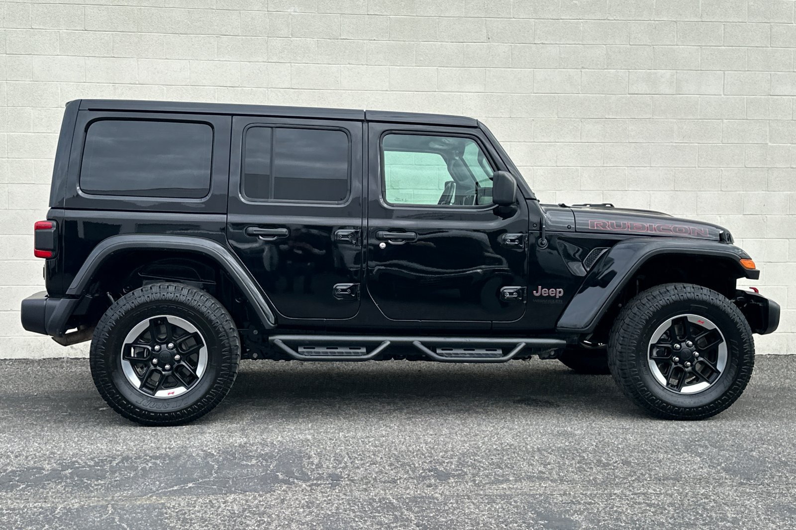 Used 2018 Jeep Wrangler Unlimited Rubicon AWD/4WD image 3
