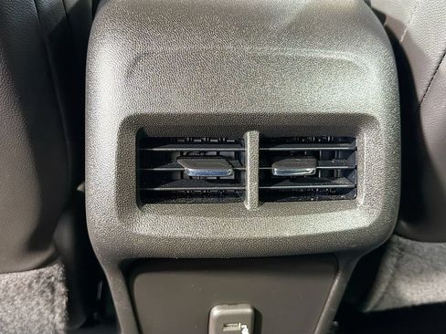 Used 2021 Chevrolet Equinox LT FWD image 25