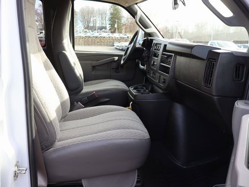 Used 2025 Chevrolet Express 3500 LS image 14