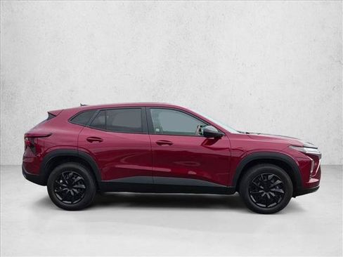 Certified 2024 Chevrolet Trax LS FWD image 9