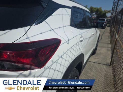 Certified 2023 Chevrolet TrailBlazer LT w/ Convenience Package FWD image 7