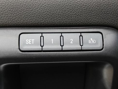 Used 2014 GMC Sierra 1500 SLT w/ SLT Preferred Package AWD/4WD image 14