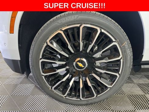 New 2026 Chevrolet Suburban High Country AWD/4WD image 12