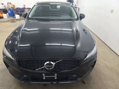 Used 2024 Volvo S60 B5 Core image 20