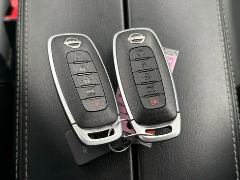 Used 2023 Nissan Rogue SL w/ SL Premium Package image 35