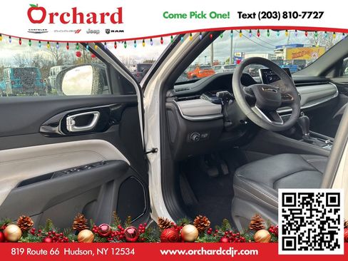 Used 2024 Jeep Compass Limited image 30