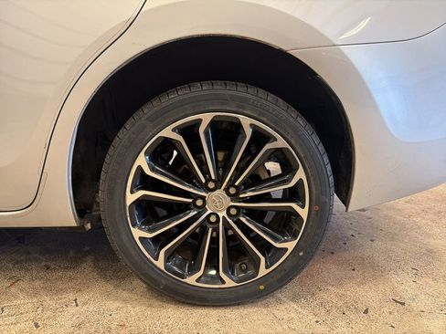 Used 2016 Toyota Corolla S image 32