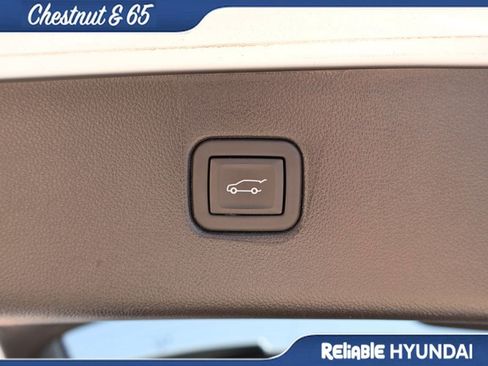 Used 2023 Chevrolet Blazer LT w/ Sound & Technology Package FWD image 17
