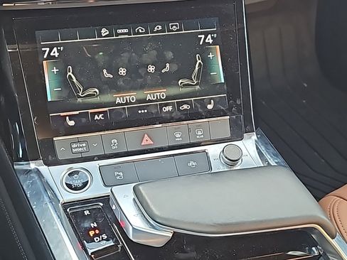 Used 2022 Audi e-tron Premium w/ Convenience Plus Package image 6