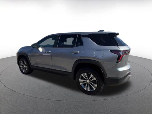 Used 2025 Chevrolet Equinox LT FWD image 10