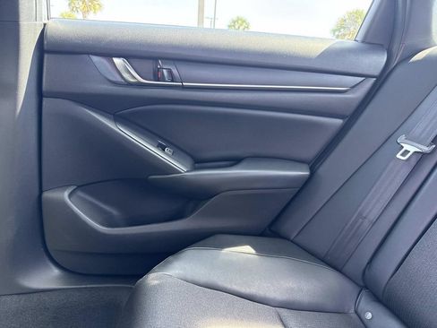 Used 2018 Honda Accord Sport image 19