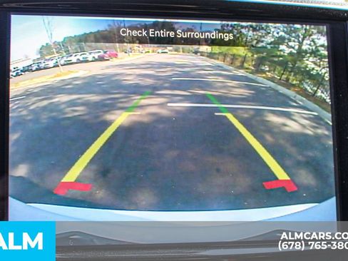 Used 2024 Chrysler Pacifica Touring-L FWD image 35