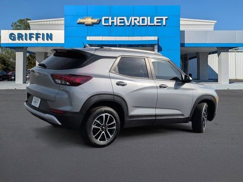 Used 2025 Chevrolet TrailBlazer LT AWD/4WD image 4