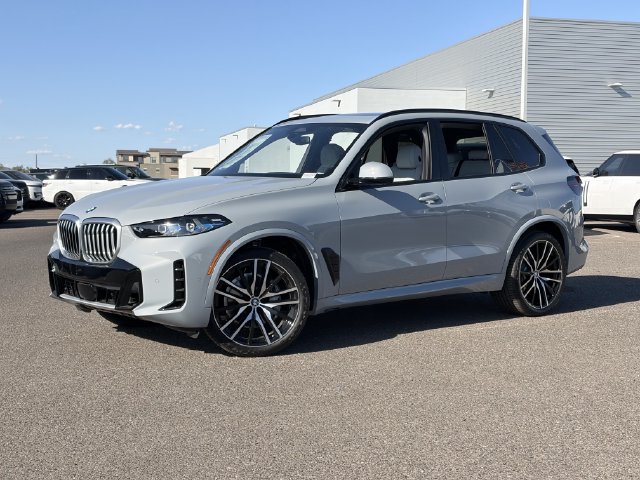 Used 2026 BMW X5 sDrive40i w/ M Sport Package RWD image 2