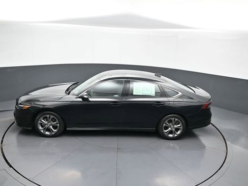 Certified 2023 Honda Accord EX image 40