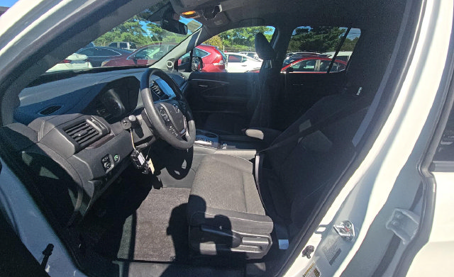 Used 2023 Honda Ridgeline Sport image 3