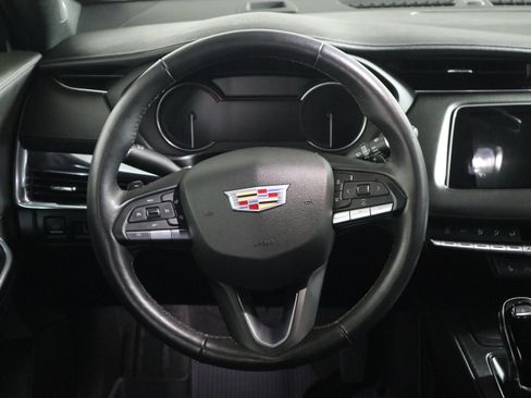 Used 2023 Cadillac XT4 Luxury w/ Cold Weather Package FWD image 16