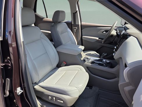 Certified 2020 Chevrolet Traverse LT w/ LT Premium Package FWD image 15