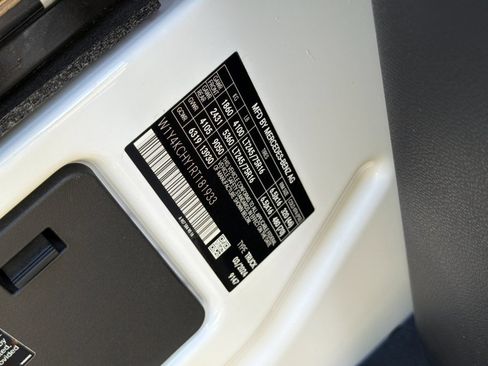 Used 2024 Mercedes-Benz Sprinter 2500 image 27