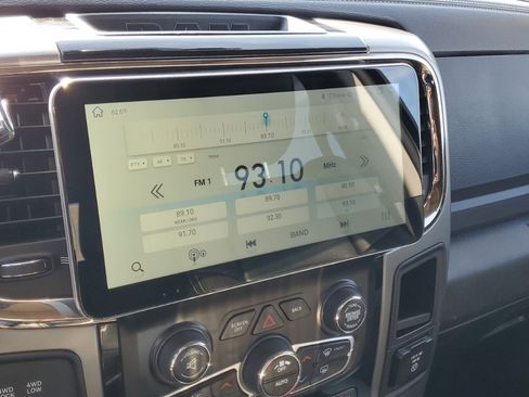 Used 2018 RAM 2500 Laramie w/ Sport Appearance Group image 19