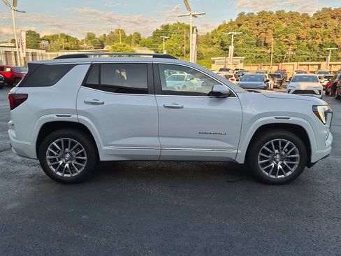 New 2027 GMC Terrain Denali w/ LPO, Floor Liner Package AWD/4WD image 4