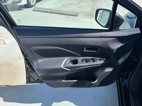 Used 2025 Nissan Versa SV FWD image 18
