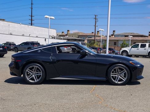 Used 2025 Nissan Z Sport w/ Floor Mat Package RWD image 30