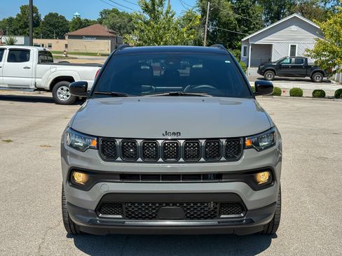 Used 2023 Jeep Compass Latitude w/ Sun and Sound Group AWD/4WD image 4