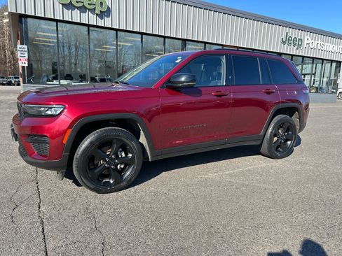Used 2023 Jeep Grand Cherokee Altitude image 10
