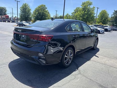 Used 2022 Kia Forte LXS FWD image 6