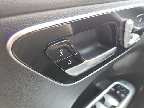 Used 2025 Mercedes-Benz C 300 Sedan image 35