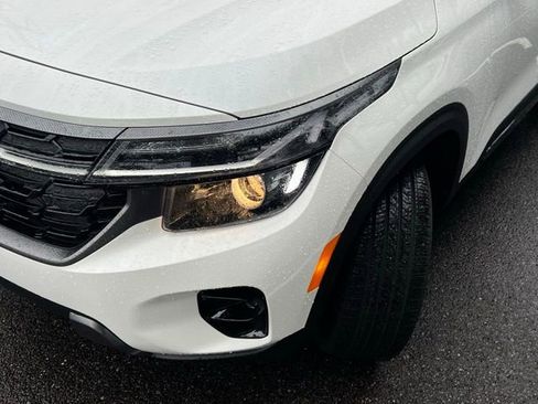 Certified 2025 Kia Seltos X-Line AWD/4WD image 3