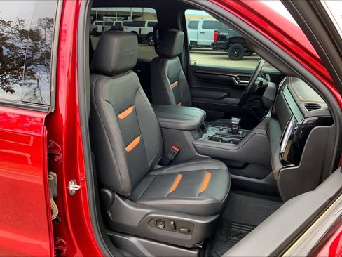 Used 2024 GMC Sierra 1500 AT4 w/ Technology Package image 8