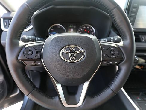 Used 2022 Toyota RAV4 XLE Premium AWD/4WD image 15