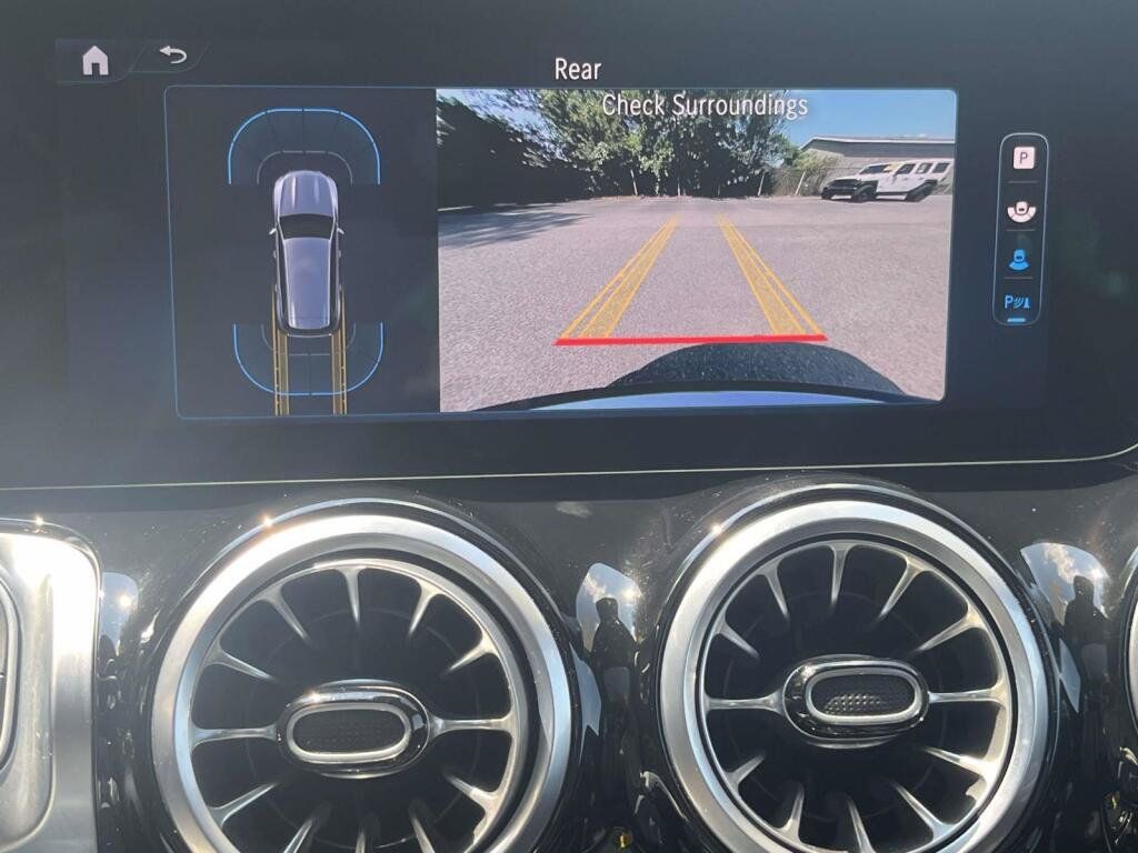 Certified 2024 Mercedes-Benz GLB 250 4MATIC image 27
