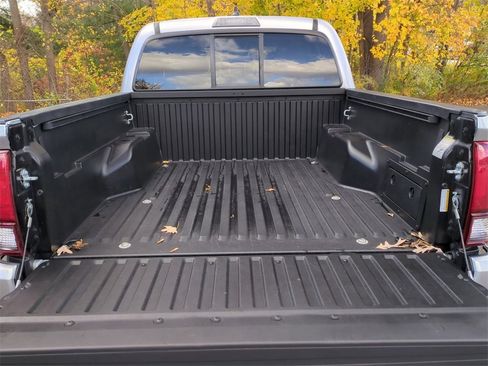 Used 2022 Toyota Tacoma SR image 25