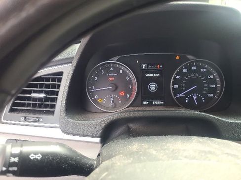 Used 2017 Hyundai Elantra Limited w/ Limited Tech Package 04 FWD image 6