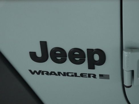 Used 2023 Jeep Wrangler Sport AWD/4WD image 32