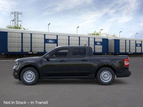 New 2025 Ford Maverick XL image 3