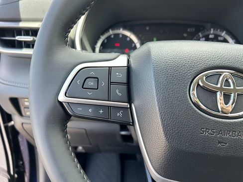 Used 2026 Toyota Highlander Limited AWD/4WD image 18