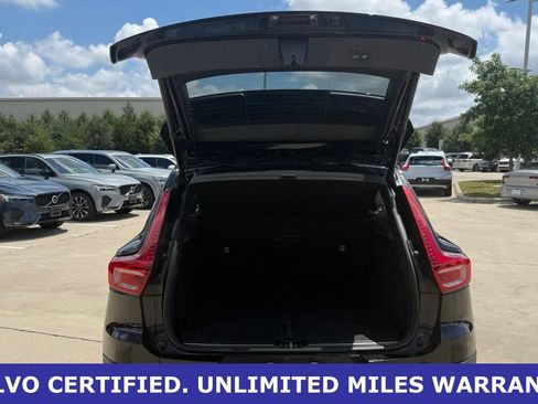 Certified 2025 Volvo XC40 B5 Plus AWD/4WD image 7