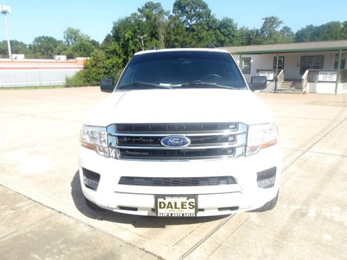 Used 2017 Ford Expedition EL XLT w/ Equipment Group 202A RWD image 3