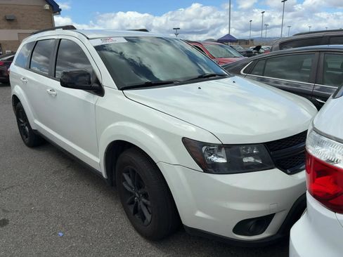 Used 2019 Dodge Journey SE w/ Premium Group FWD image 1