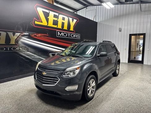Used 2017 Chevrolet Equinox LT w/ Convenience Package FWD image 1