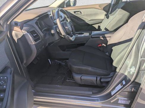 Used 2023 Nissan Rogue S image 15