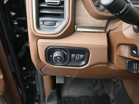 Used 2022 RAM 3500 Limited AWD/4WD image 41