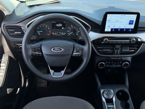 Certified 2022 Ford Escape SE w/ SE Sport Appearance Package image 10